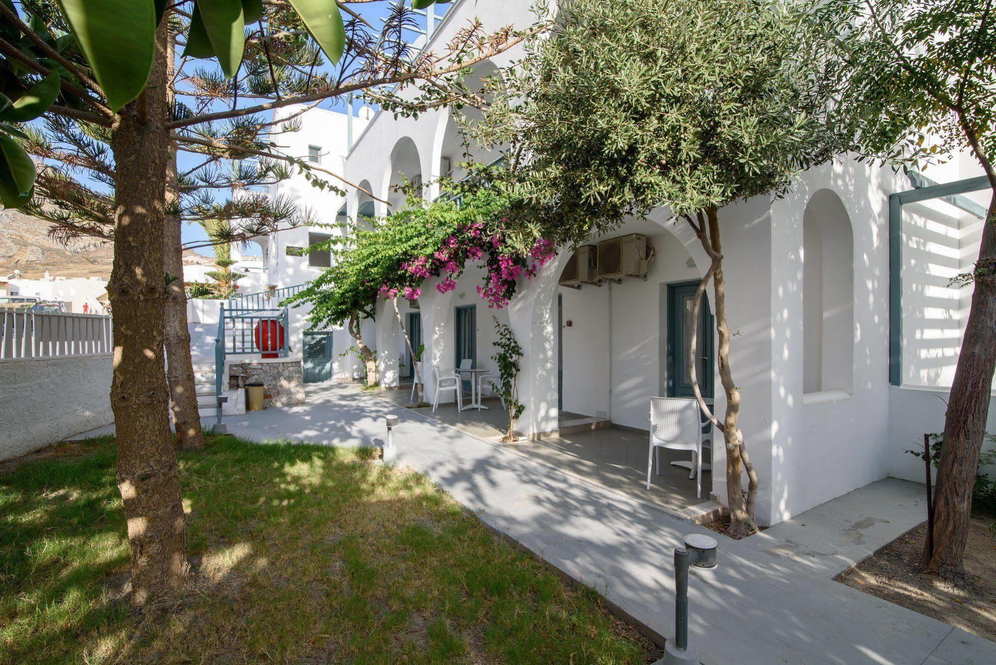 Iris Boutique Hotel Kamári Exterior foto